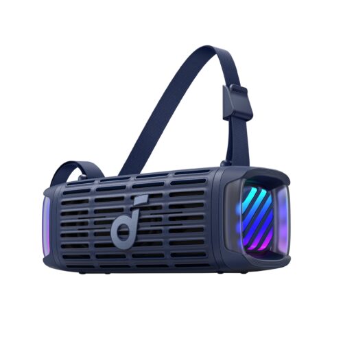 soundcore-boom-3i-bocina-bluetooth-el-salvador.jpg Close-up of a dark blue Soundcore device with a blue fabric strap looping over it and glowing blue accents on the side.